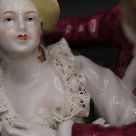 Dresden lace porcelain ANTIQUE East German statue - Picture 1 of 10